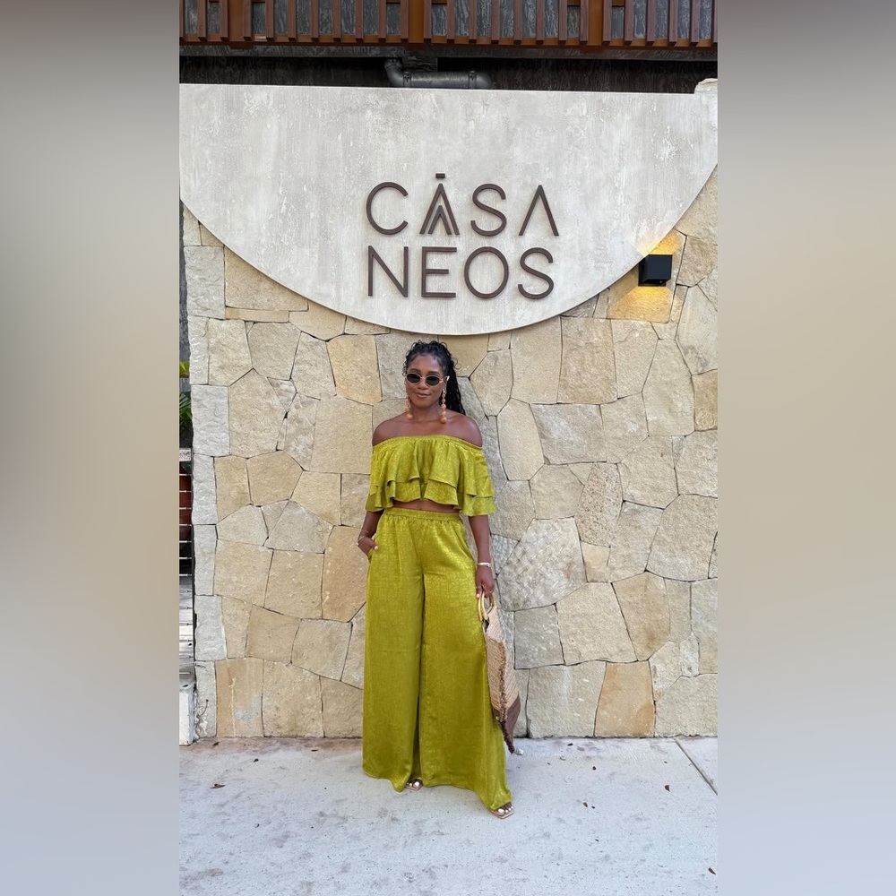 Diarrablu Olive Wide Leg Pants & Ruffle Top